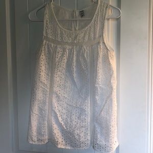 White eyelet old navy blouse